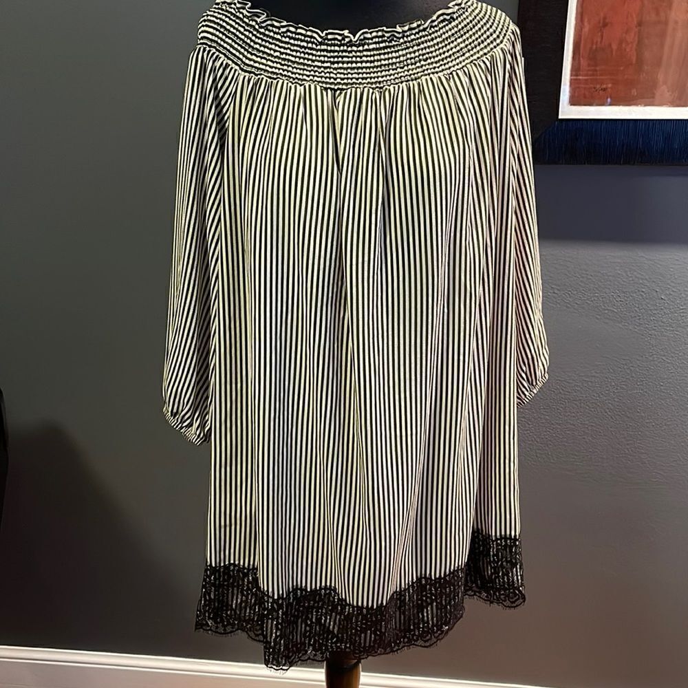 Ces Femme deep olive stripe smocked ruffle neckline lace hem lined midi. Large